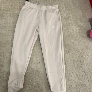 New never worn Nike baige sweatpants
